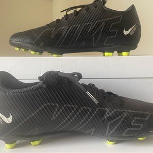Nike - Mercurial - Vapor 15 - Size 9.5 Men’s - Black and Green - Lightly Used